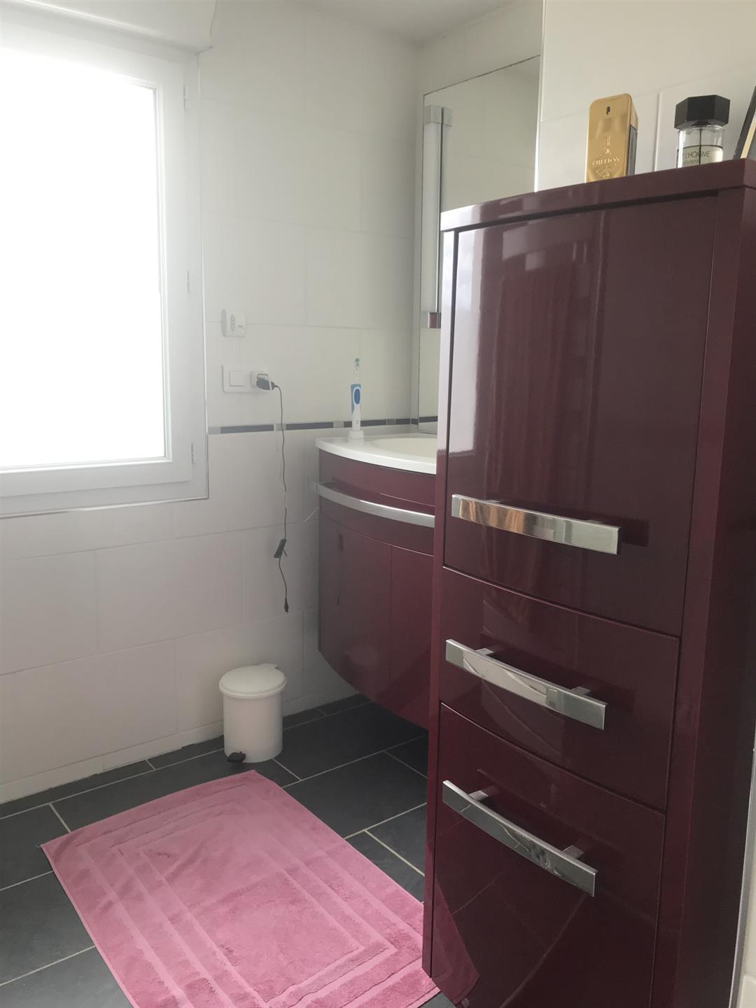 Purchase: Apartment (71160)