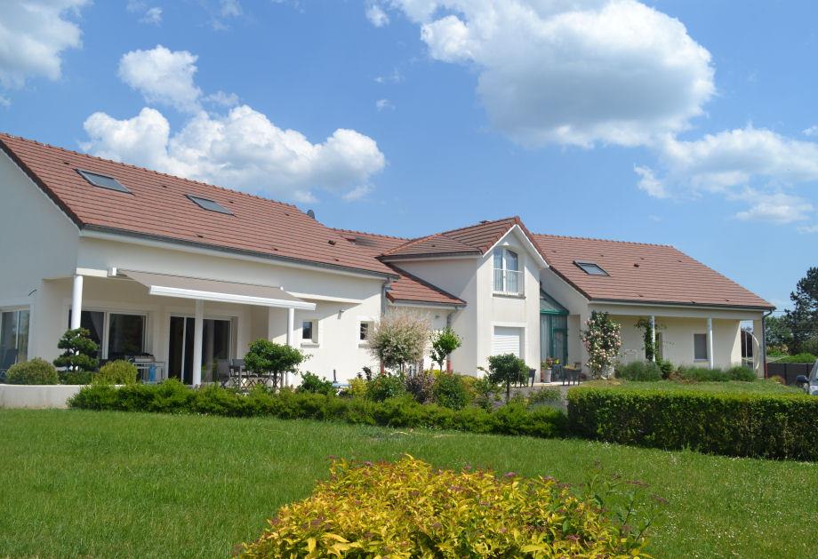 Villa de 378m2 sur 6221m2 de jardin avec piscine