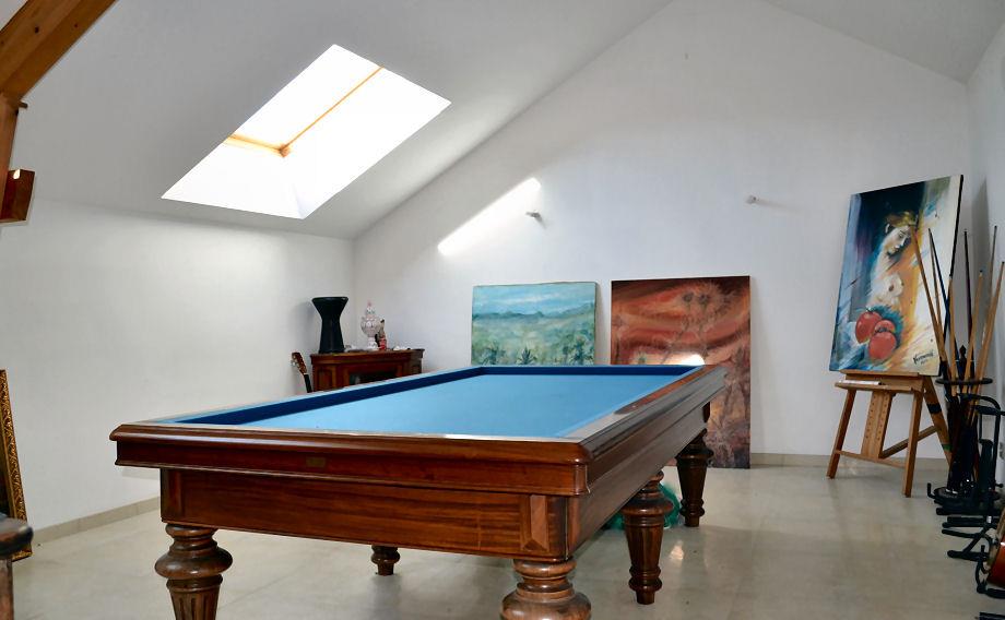 Villa de 378m2 sur 6221m2 de jardin avec piscine