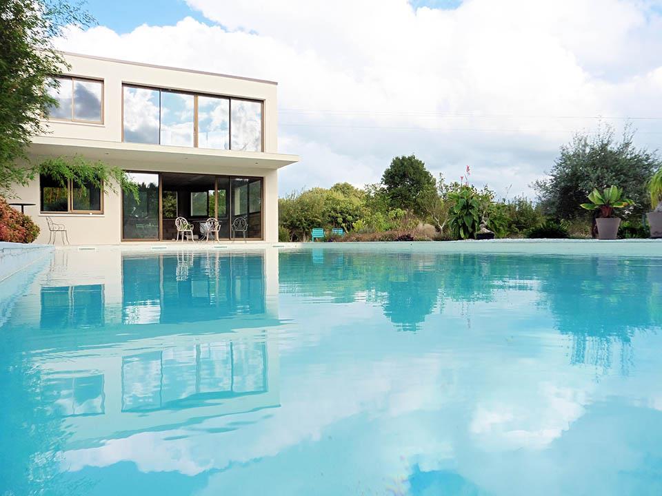 Exceptional property 179m2 Hab (7P-3Br) + 160m2 to finish fitting out on approximately 7,208m2 of la