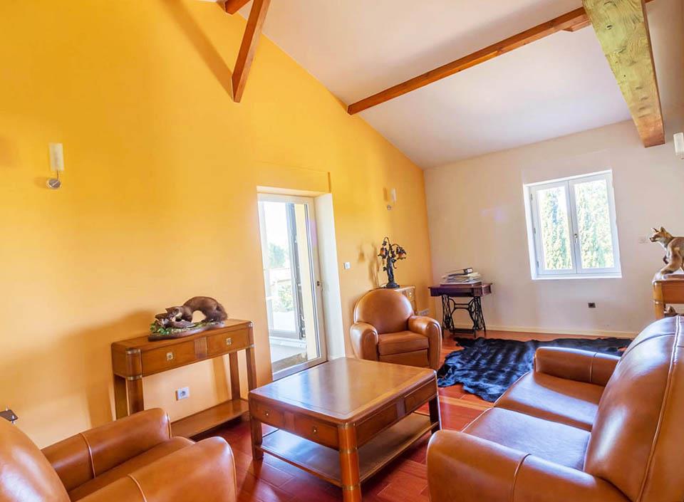 Exceptional property 179m2 Hab (7P-3Br) + 160m2 to finish fitting out on approximately 7,208m2 of la