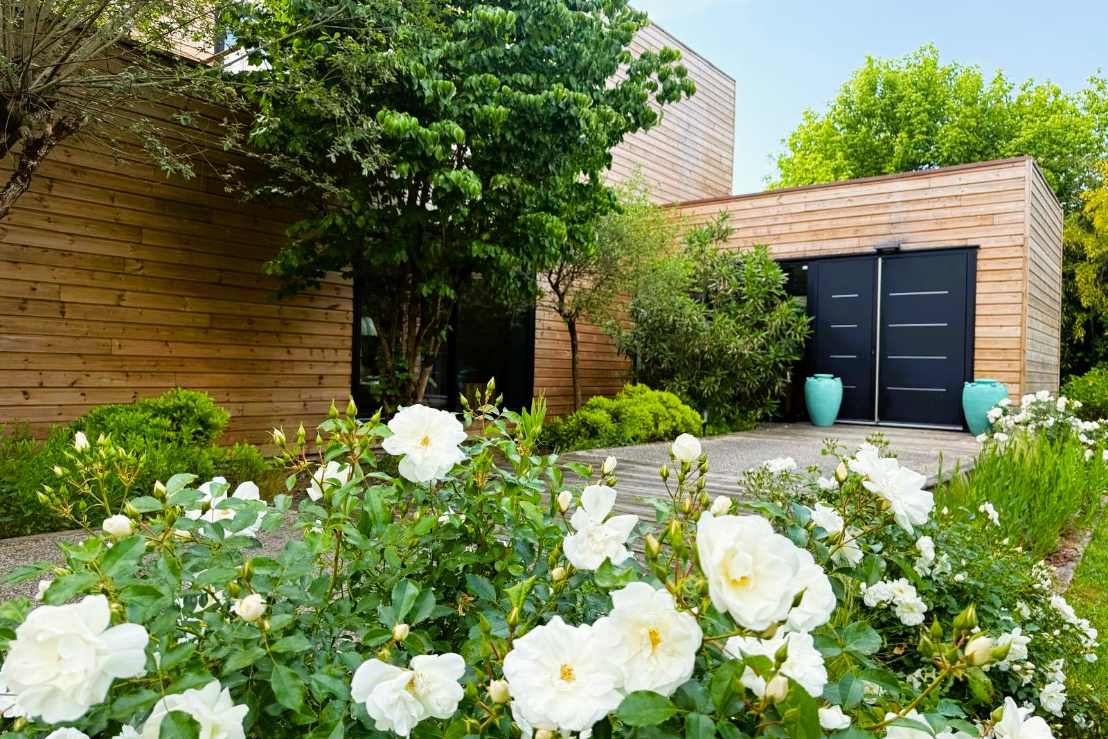 Magnificent architect-designed villa at the entrance to the Cap-Ferret peninsula