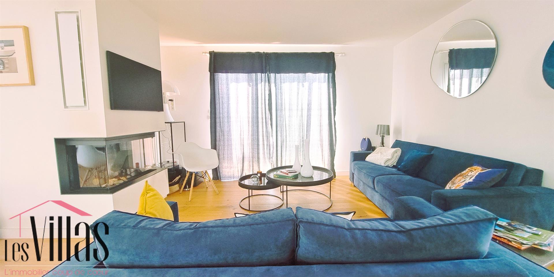 Exclusively High-end single-story family villa with 2 suites and two bedrooms Lège Bourg