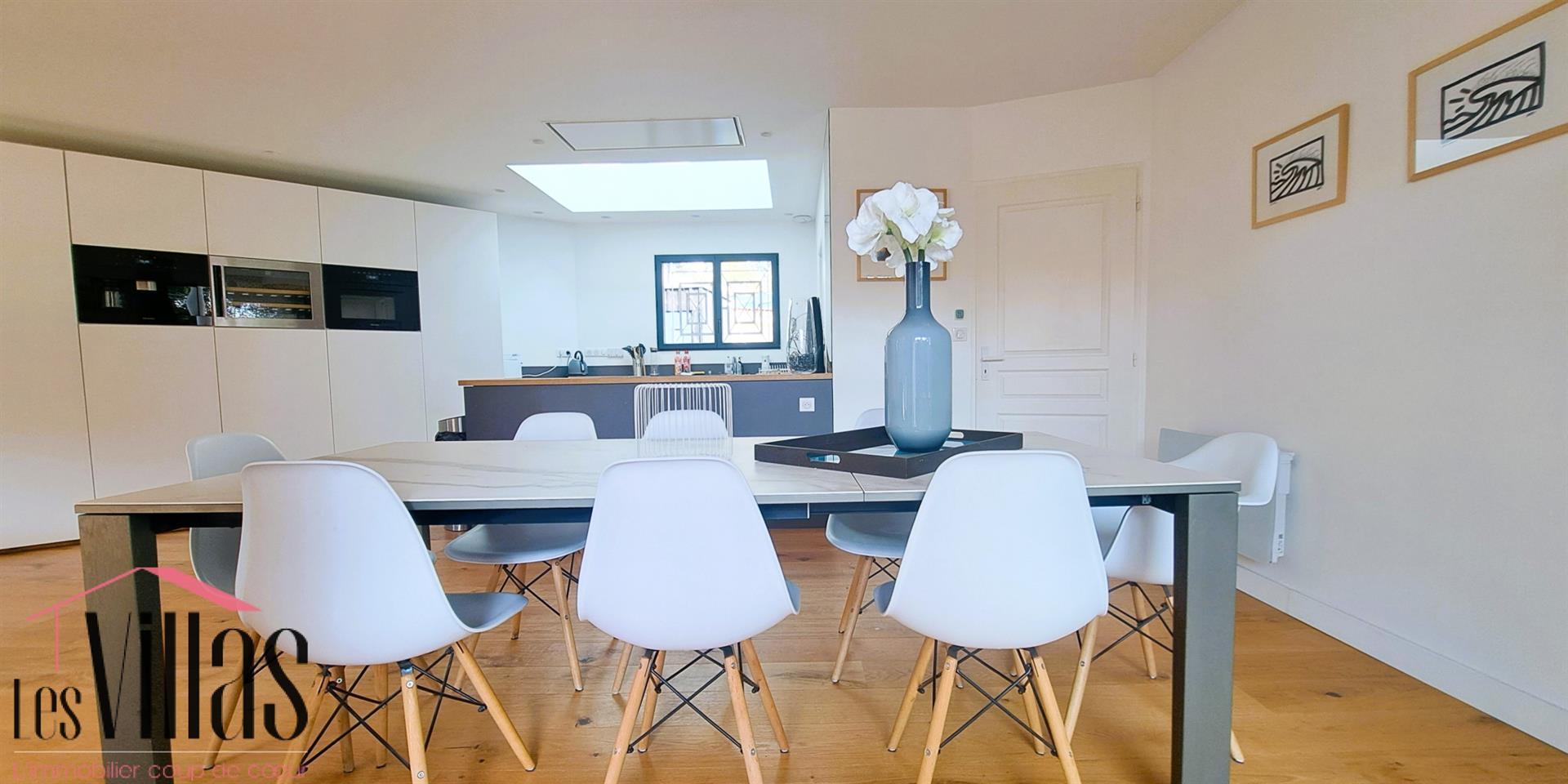 Exclusively High-end single-story family villa with 2 suites and two bedrooms Lège Bourg