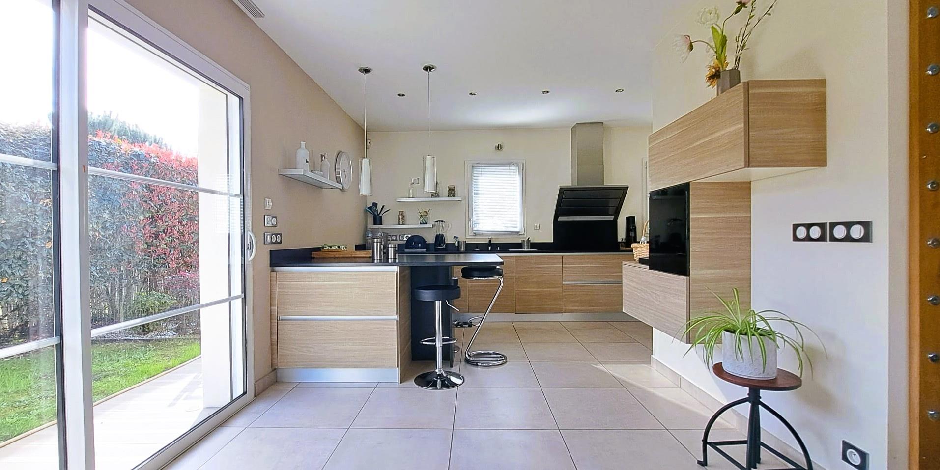 Lège Bourg Superb Architect-Designed Villa Parental Space on the Ground Floor