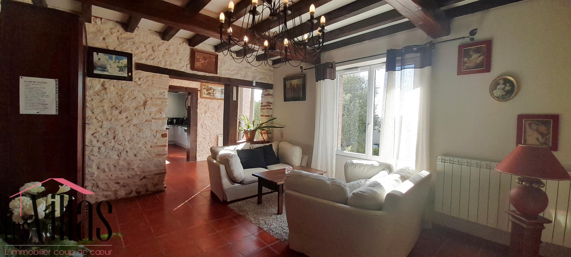 Puybegon - Property with Bastide 444 m2 Swimming pool and outbuildings