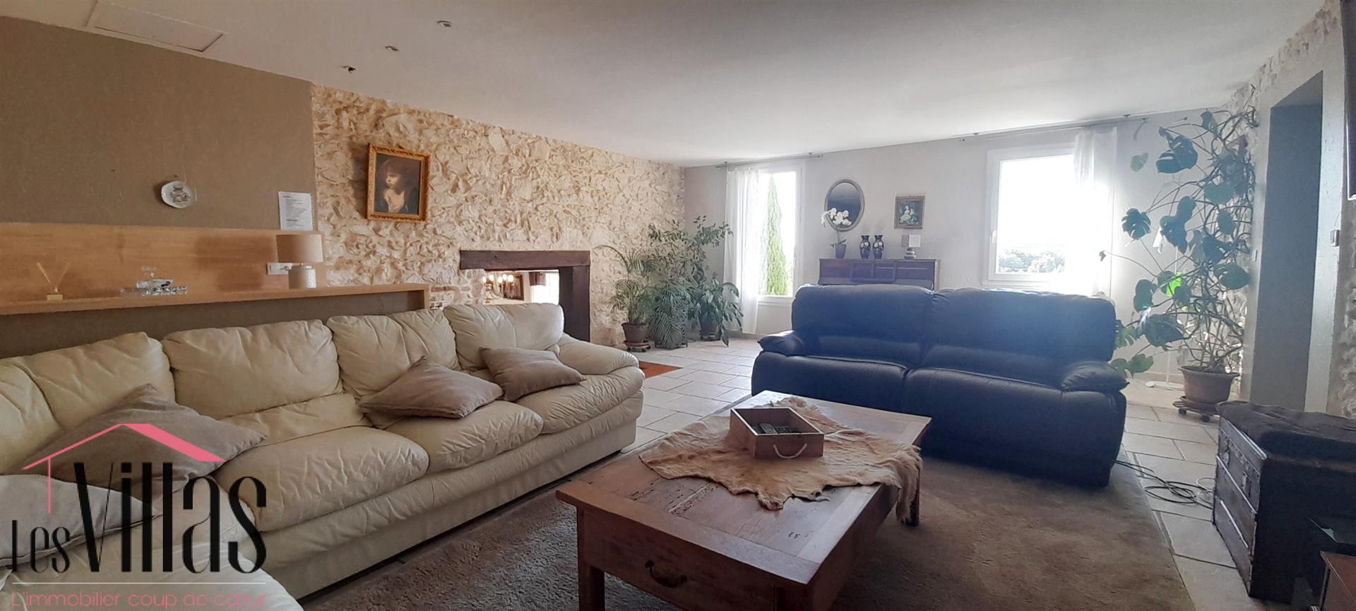 Puybegon - Property with Bastide 444 m2 Swimming pool and outbuildings