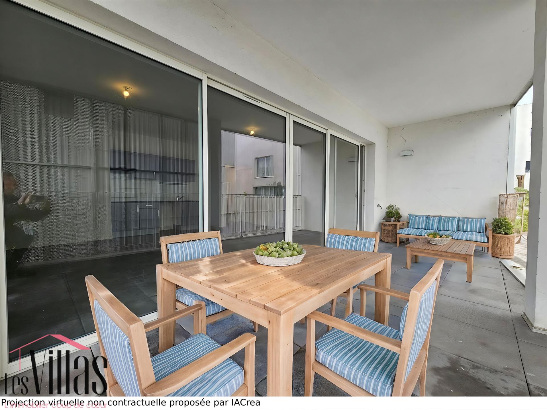 Spacious 2-room apartment with loggia and parking in Bègles, Terres Neuves district