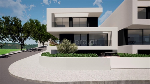 Semi-Detached 3 bedroom house in Parchal, Lagoa