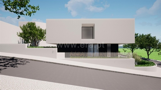 Semi-Detached 3 bedroom house in Parchal, Lagoa