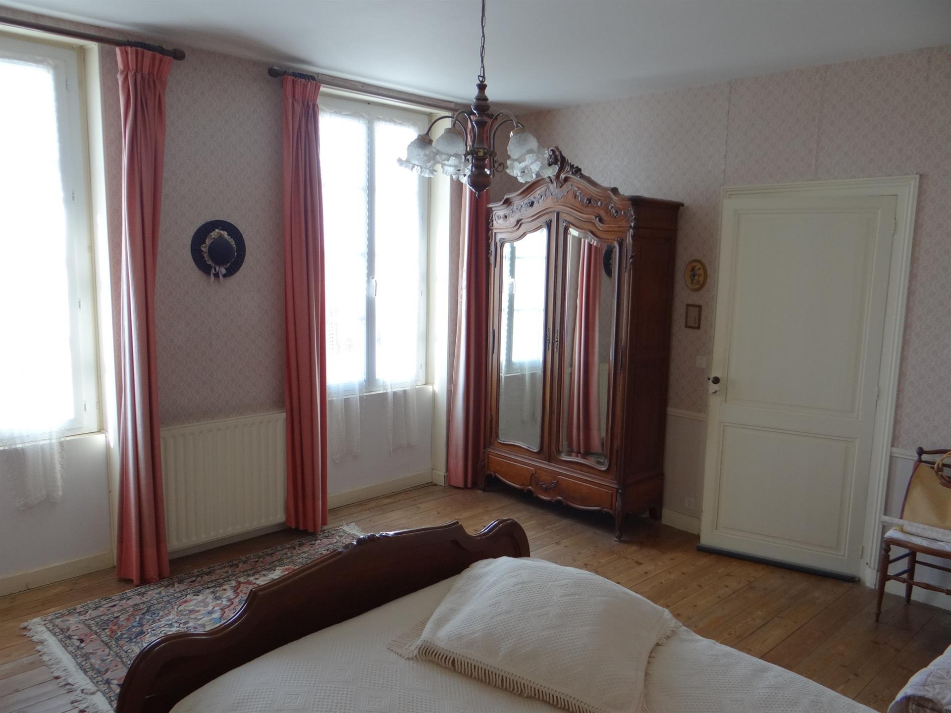 Sale detached house