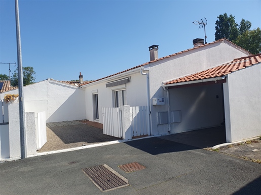 Quiet residential area close to all shops and services