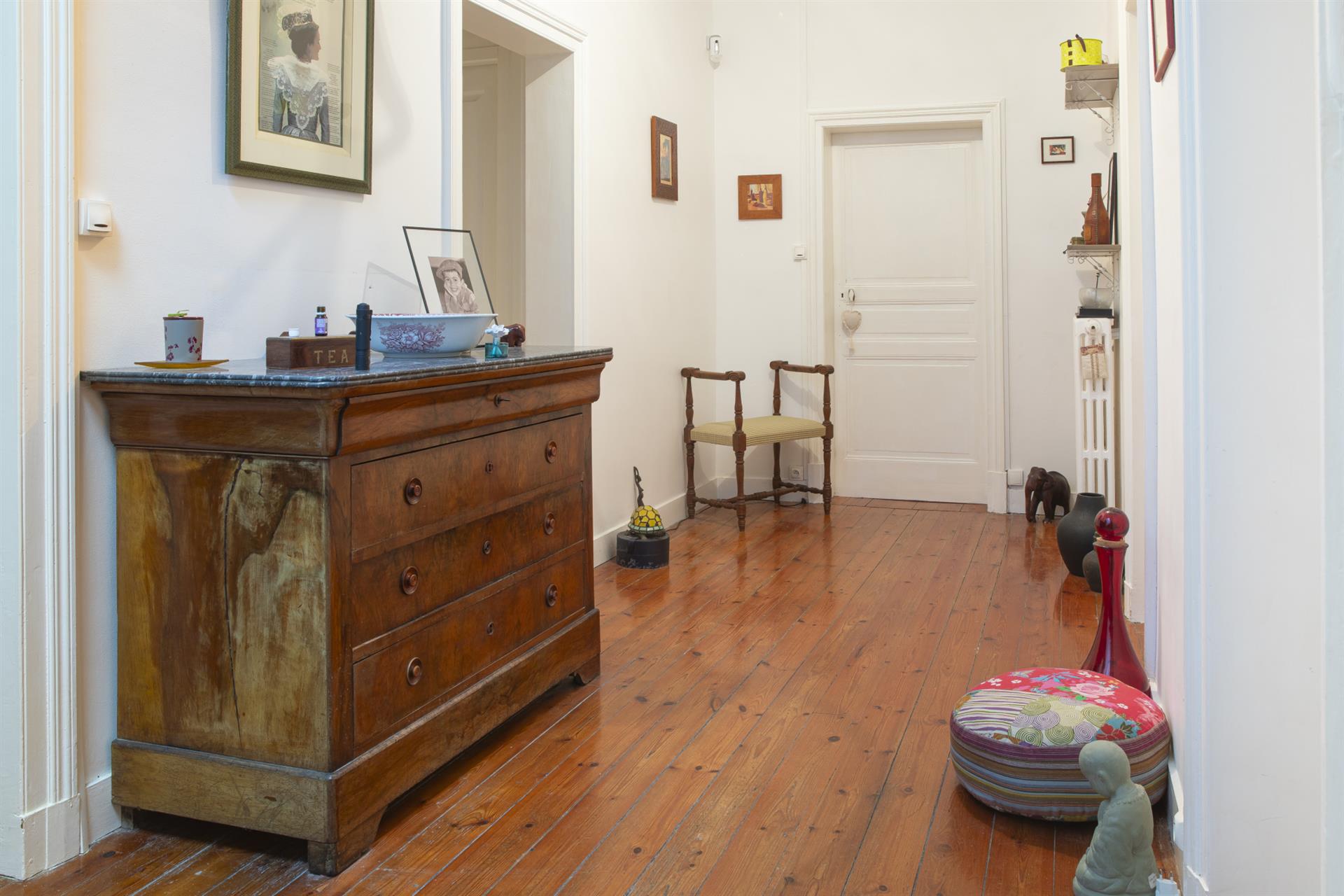 Charm and subtle character for this vast stone house in Périgord Vert.
