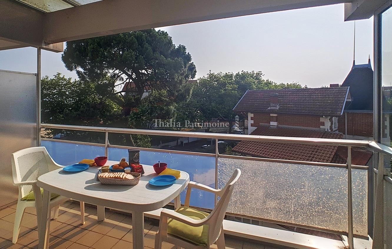Bright T2 near Pereire, parking and cellar, beach access