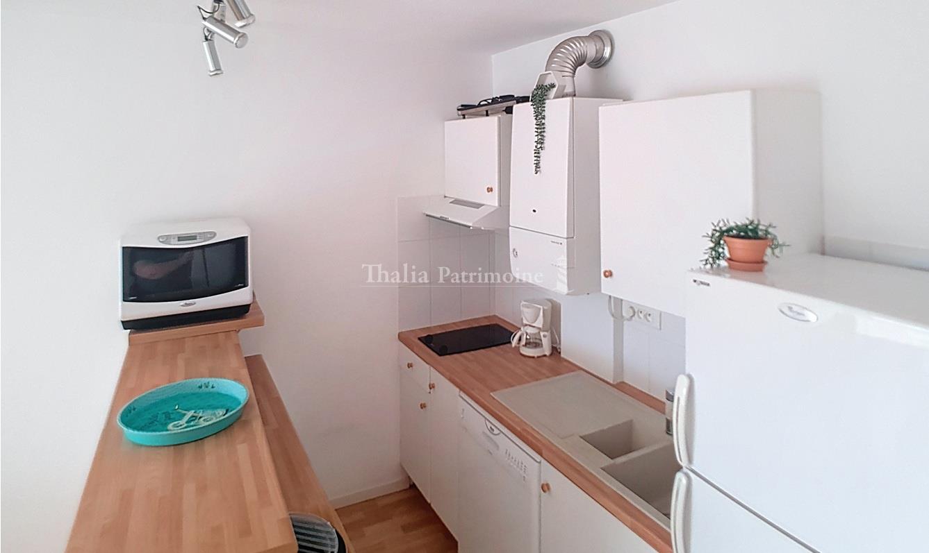Bright T2 near Pereire, parking and cellar, beach access