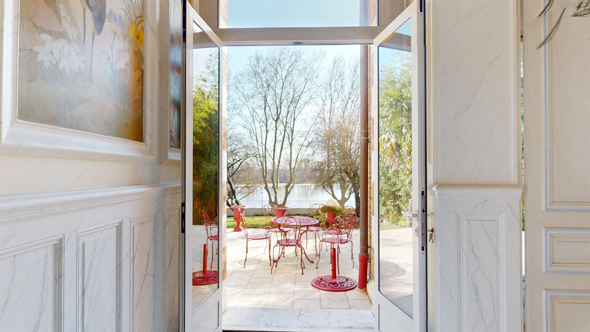 Orléans -Banks of the Loire- Private mansion