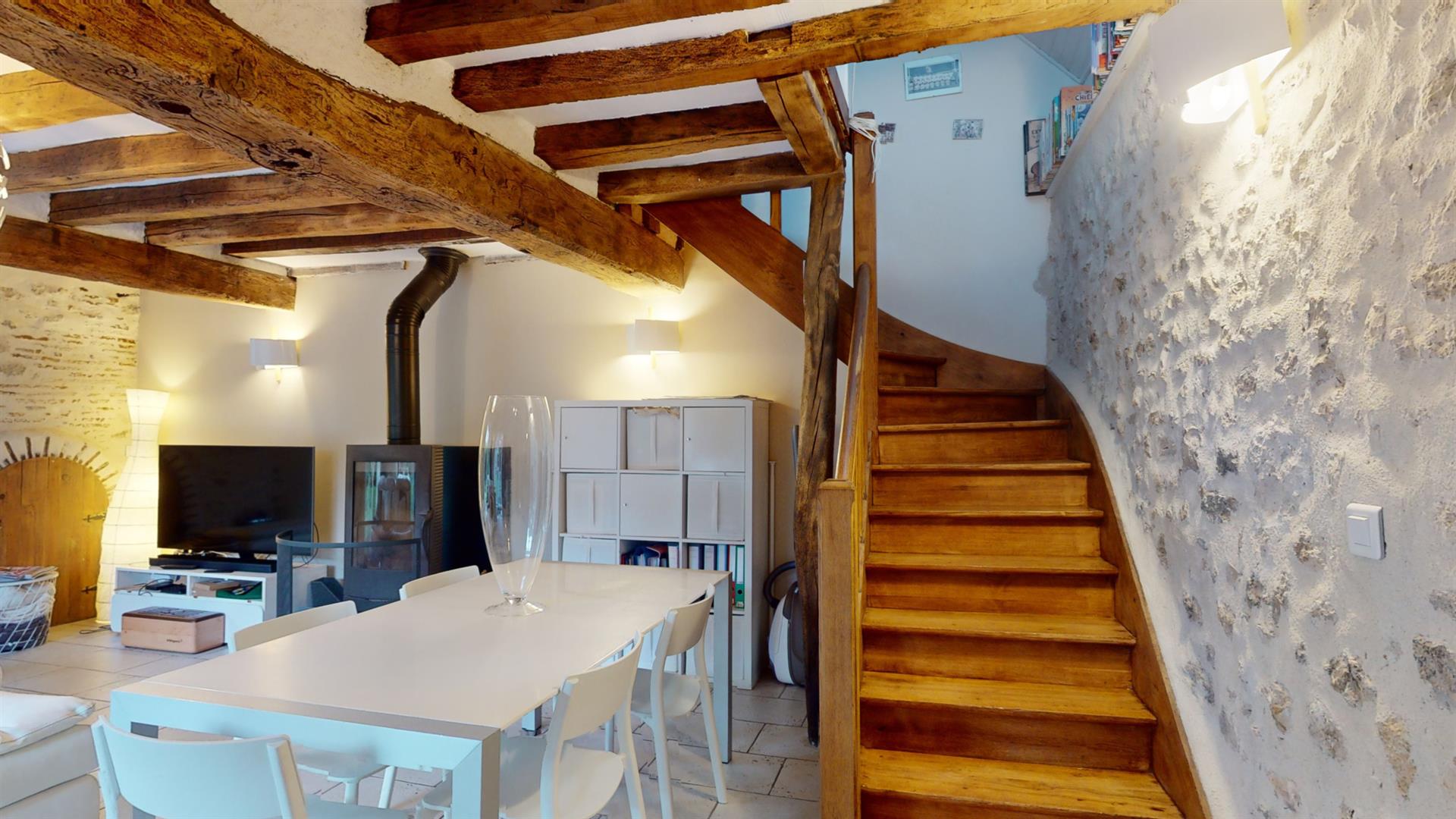 Nineteenth century character house with outbuilding and garage - peaceful and green setting