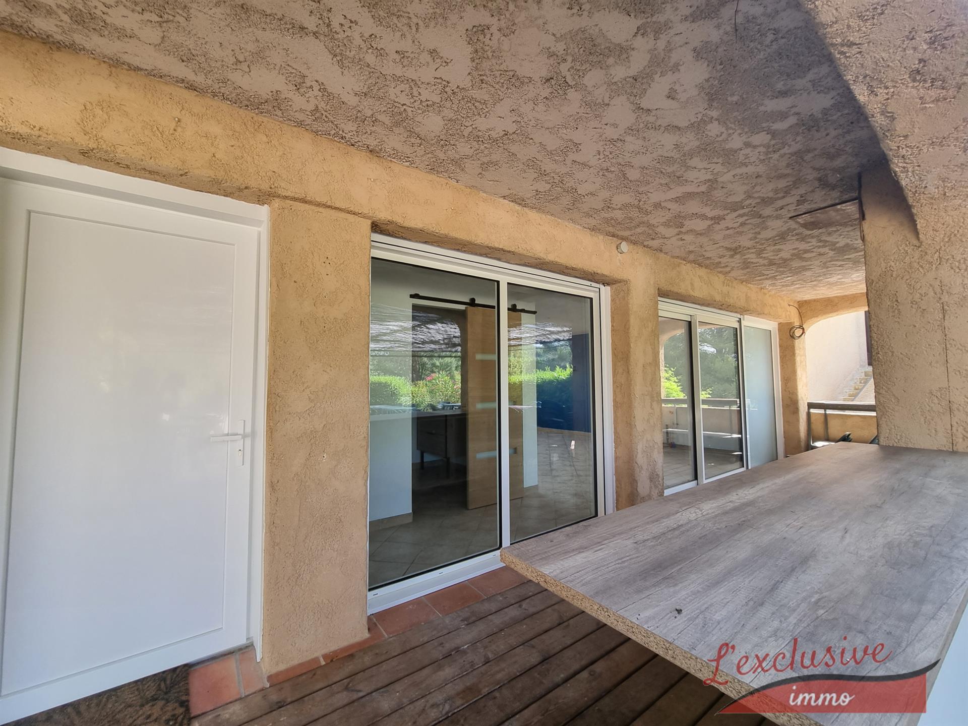 Purchase: Apartment (04500)