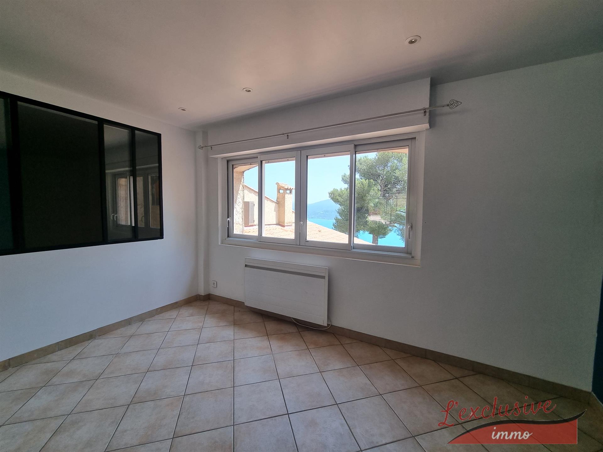 Purchase: Apartment (04500)