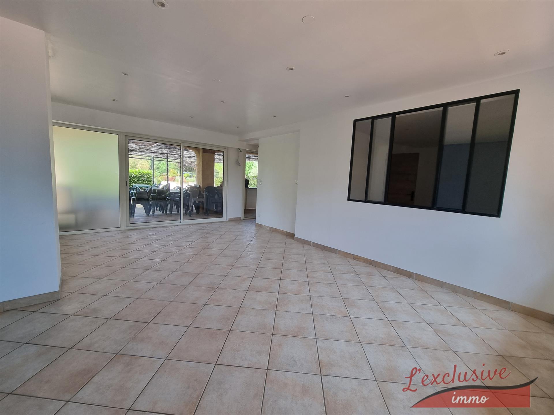 Purchase: Apartment (04500)