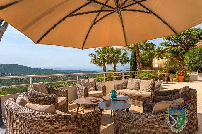Maison à vendre, 320m², La Londe-les-Maures