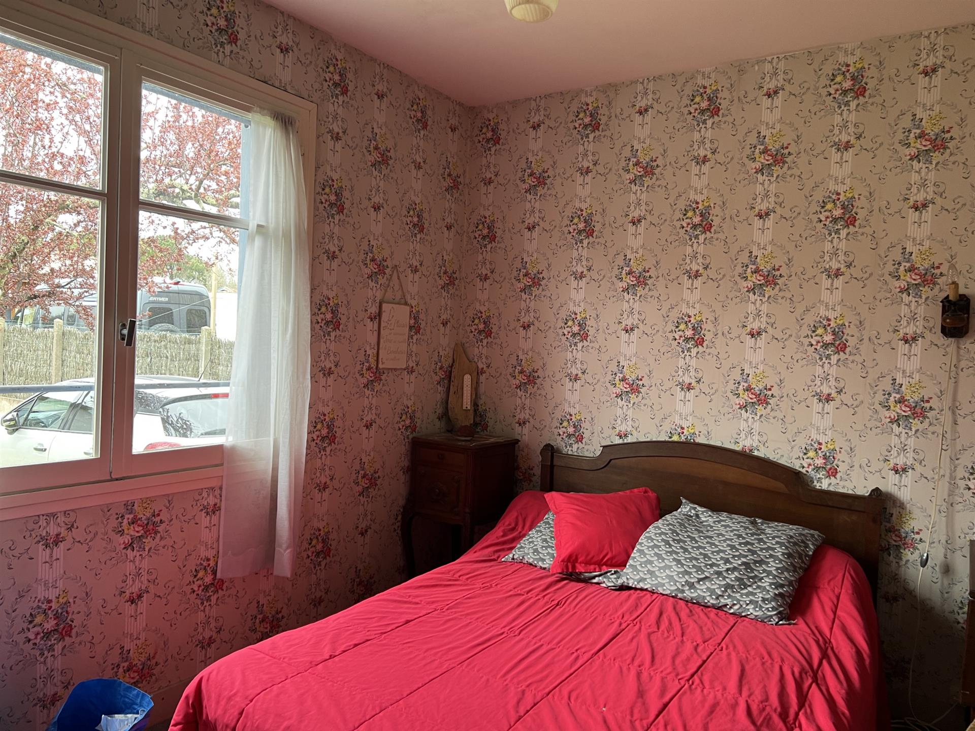 3 Bedroom House And Garage With Land