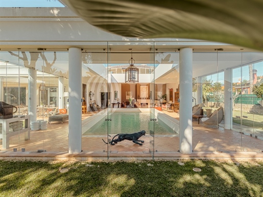 6+1-Bedroom villa with swimming pool in Quinta da Marinha, Cascais
