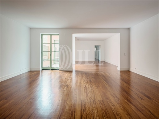 Apartamento 3 hab. + 1 hab. Auxiliar, Duplex Venta Lisboa