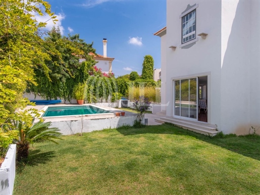 Villa 6 pièces +2 avec jardin et piscine à Estoril