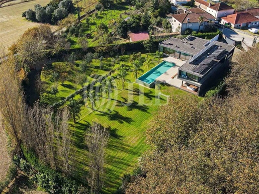 Maison 5 pièces avec jardin, piscine et garage, à Braga