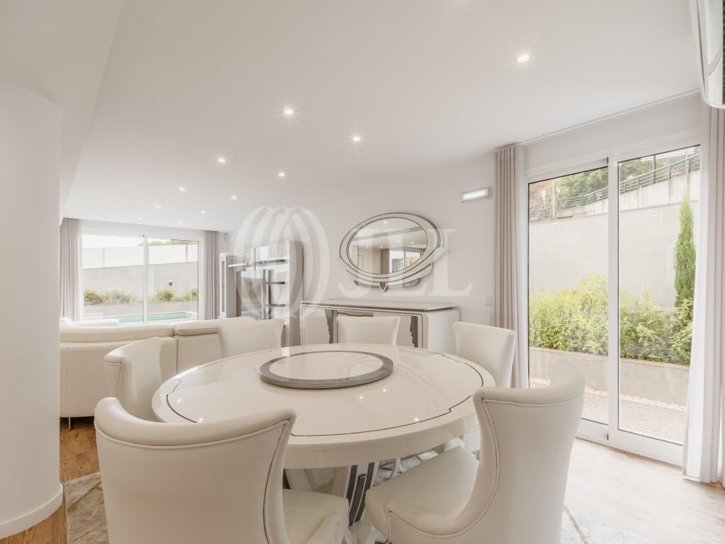 4 bedroom villa with pool and sea views, in Madeira