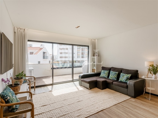 3 bedroom duplex apartment in a condominium, Oeiras