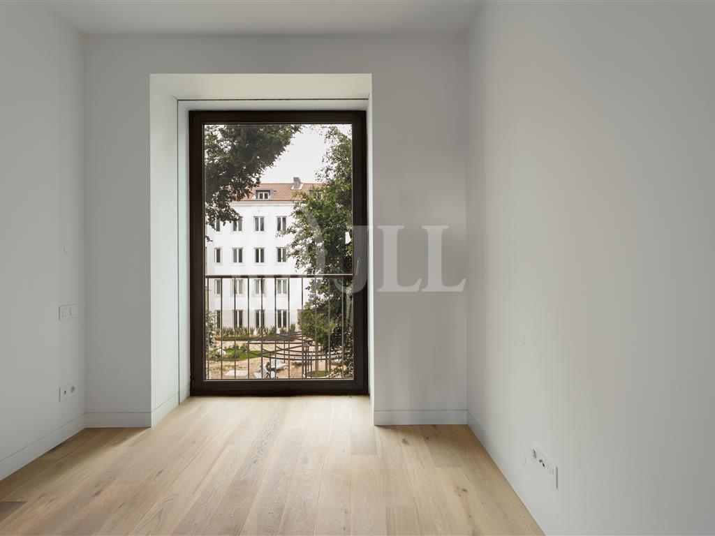4 Bedroom Apartment with Parking Villa Infante