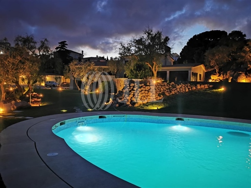 Moradia T5 com piscina, junto à Quinta Patino, Cascais