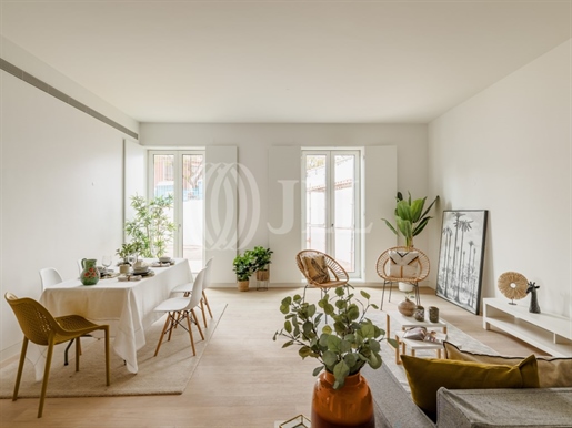 3-Bedroom apartment with private garden, in Lisbon