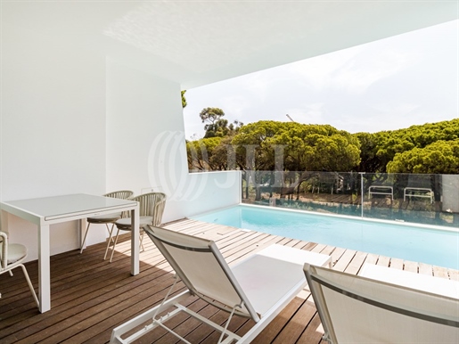 Apartamento T3 com piscina, no Garrão, em Almancil, Algarve