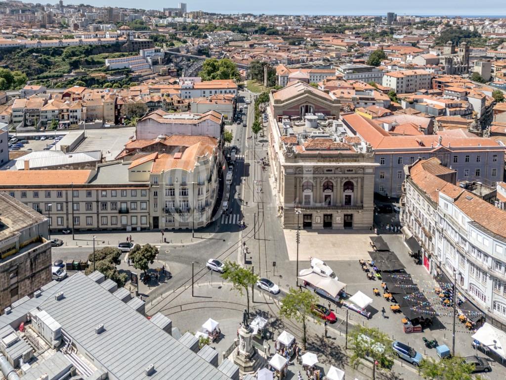 Building with approved Pip for rehabilitation, in Porto