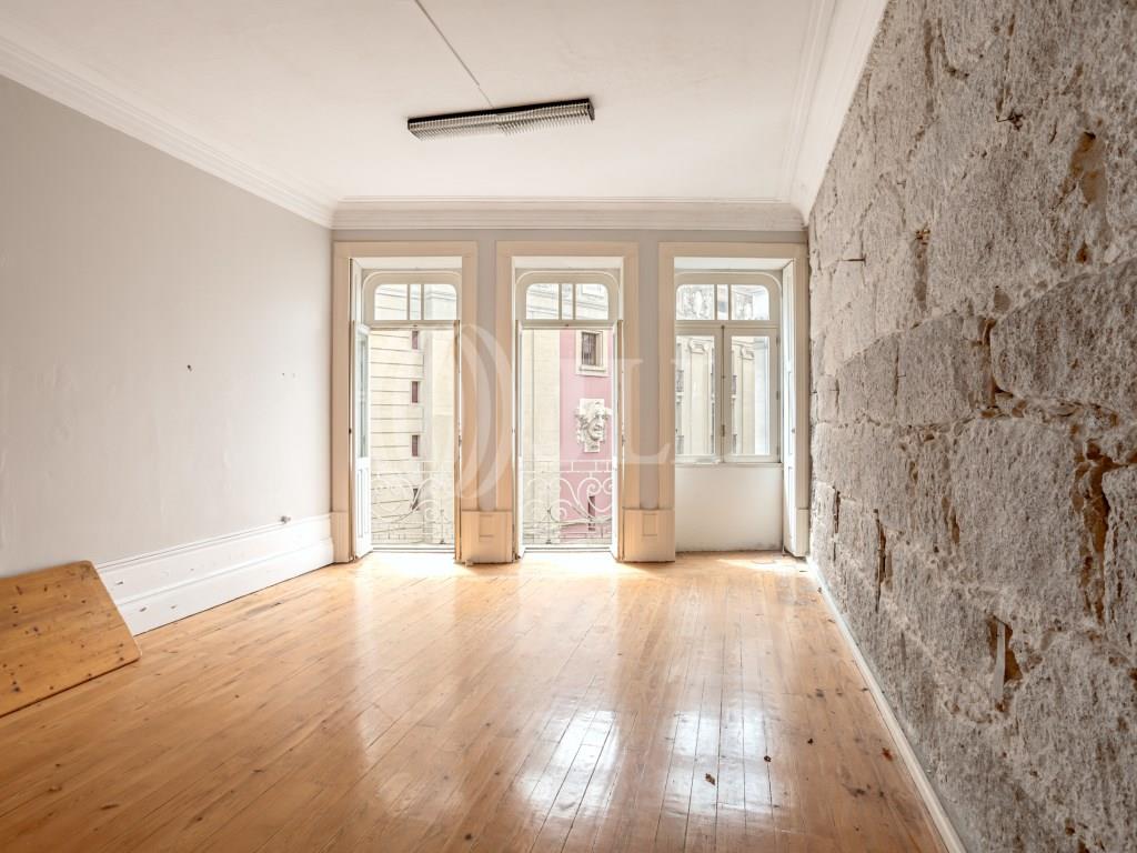 Building with approved Pip for rehabilitation, in Porto