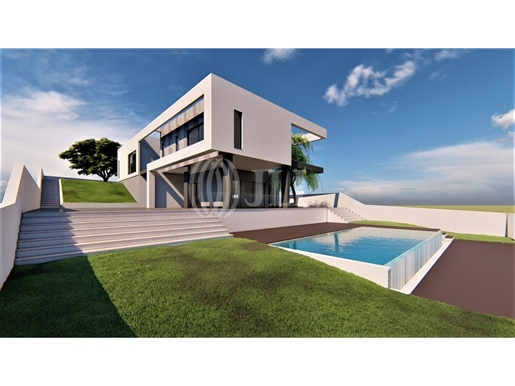3-Bedroom villa with swimming pool, in Vilamoura, Algarve