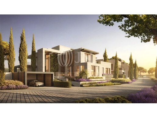 4 Bedroom with pool, One Green Way, in Quinta do Lago
