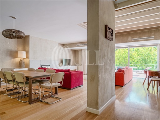 3-Bedroom +1 apartment in a condominium in Estoril
