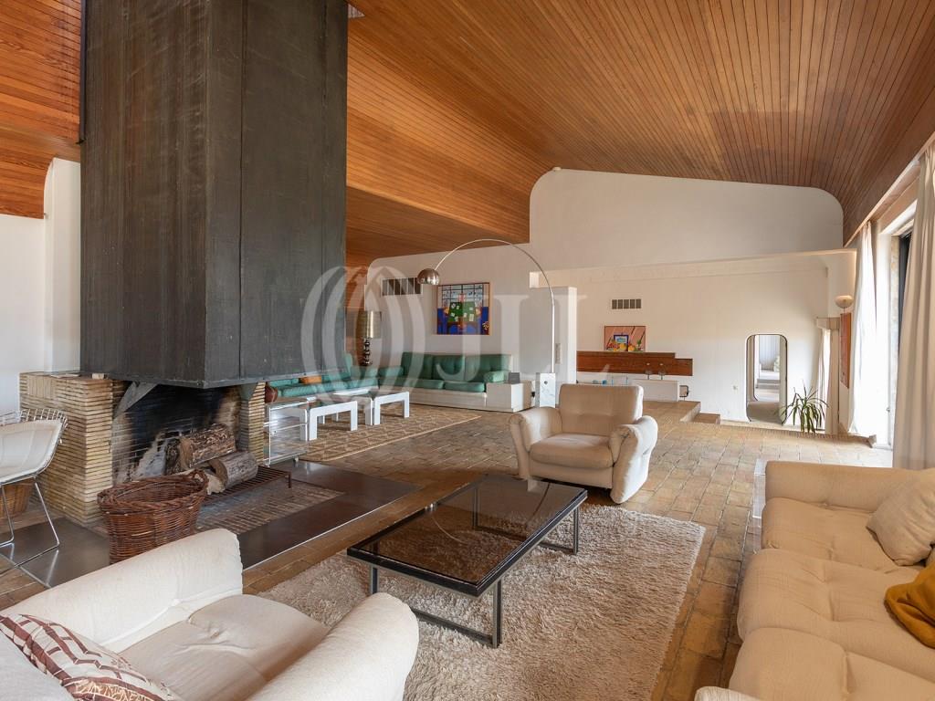 6-Bedroom villa with garden and swimming pool in Lagos