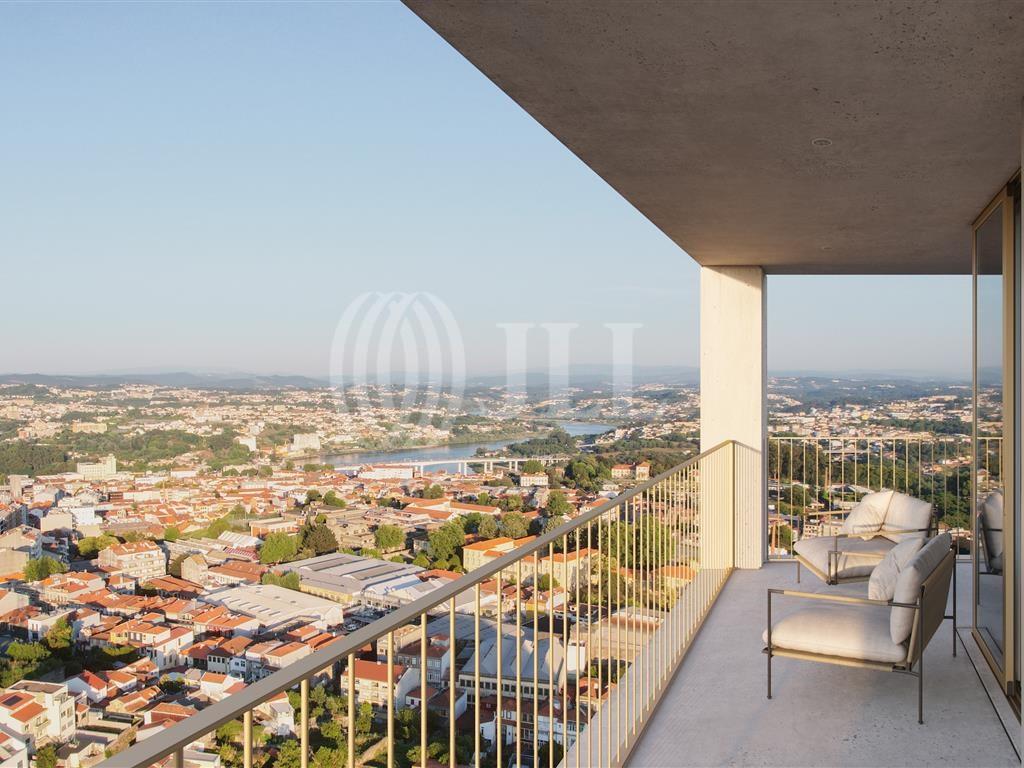 Appartement 3 pièces, dans le Fernão Magalhães 127, à Bonfim, Porto