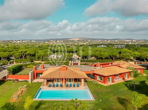 Moradia T7 com piscina aquecida, em Vilamoura, Algarve