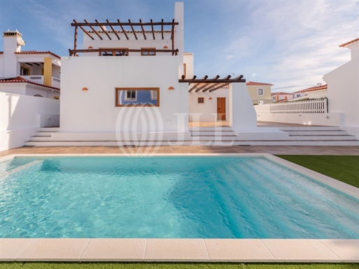 3 bedroom villa with swimming pool, in Porto Covo, Sines