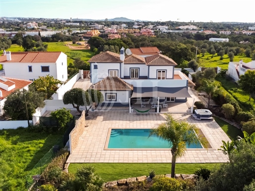 4-Bedroom villa with pool and garden, Boliqueime, Algarve