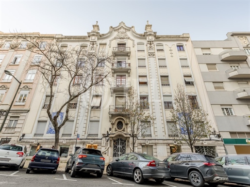 Apartamento T4 junto à Avenida da Liberdade em Lisboa