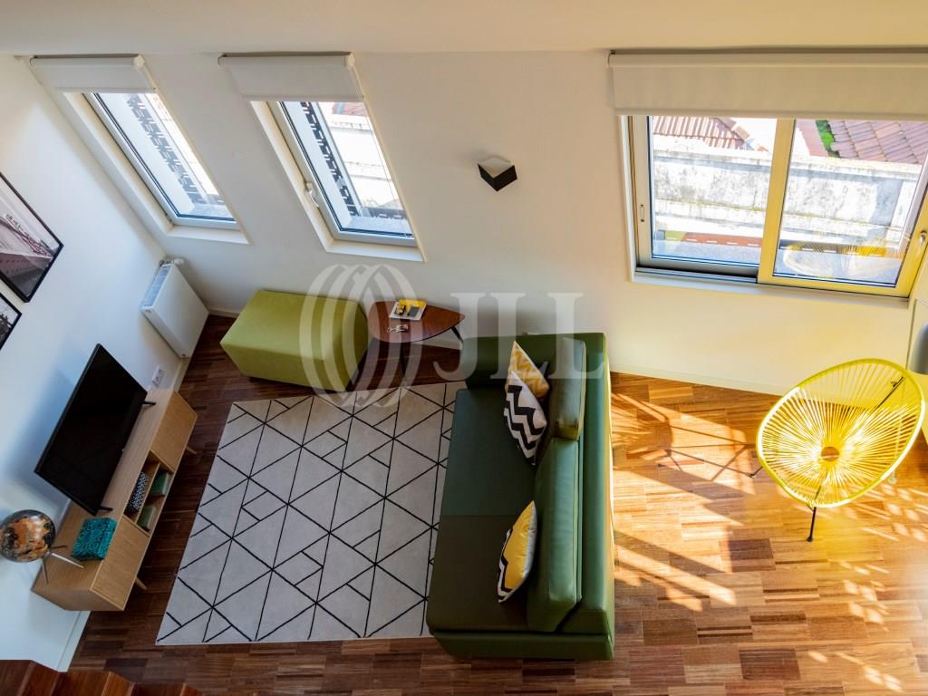 Building with 7 apartments, in Santo Ildefonso, Porto