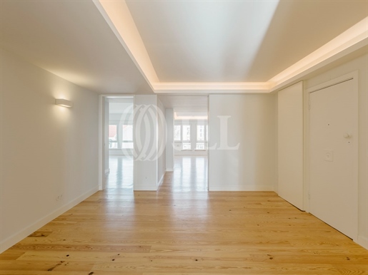 4-Bedroom apartment with river view in Lapa, Lisboa