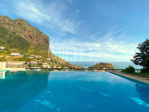5+1 Bedroom villa, sea view, Porto da Cruz, Madeira